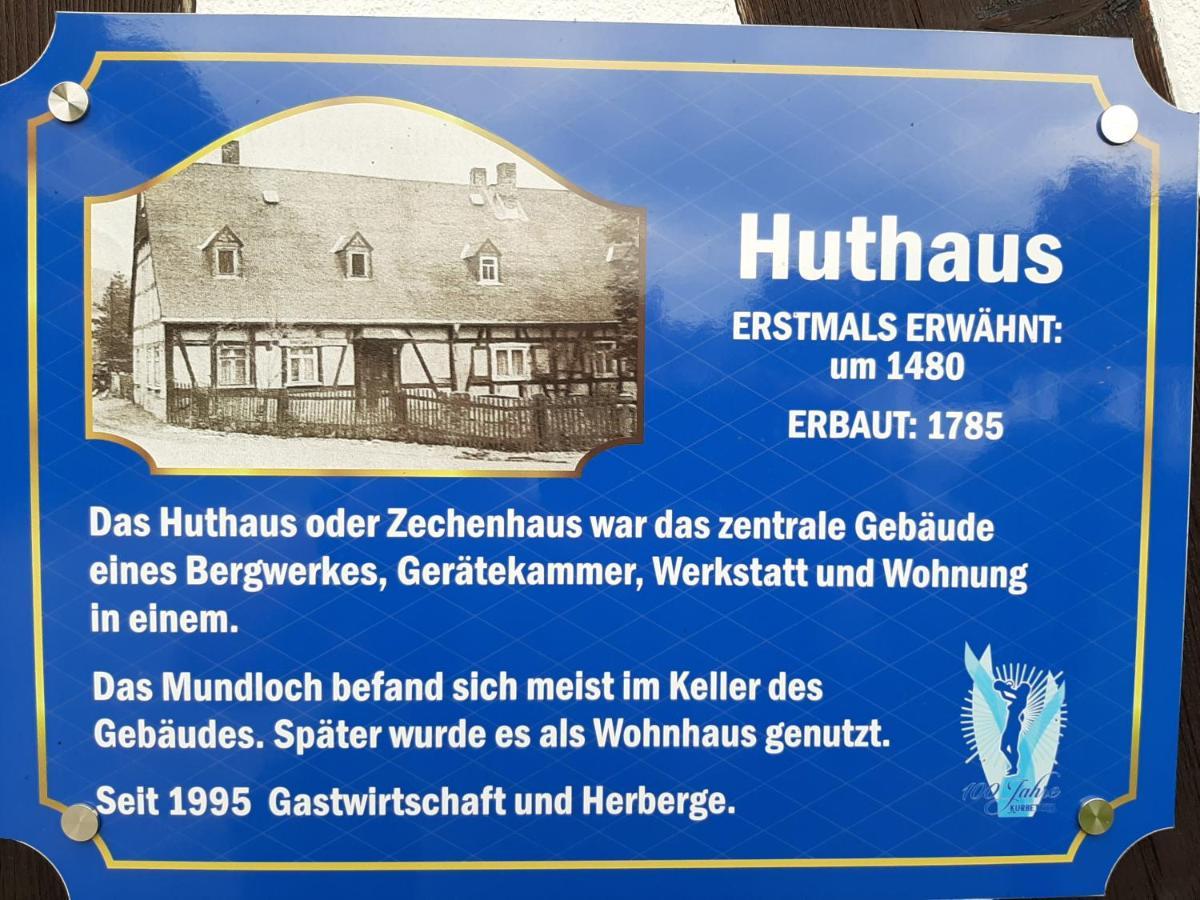 Wirtschaft & Pension Zum Huthaus シュネーベルク エクステリア 写真