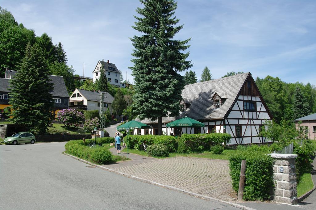 Wirtschaft & Pension Zum Huthaus シュネーベルク 部屋 写真